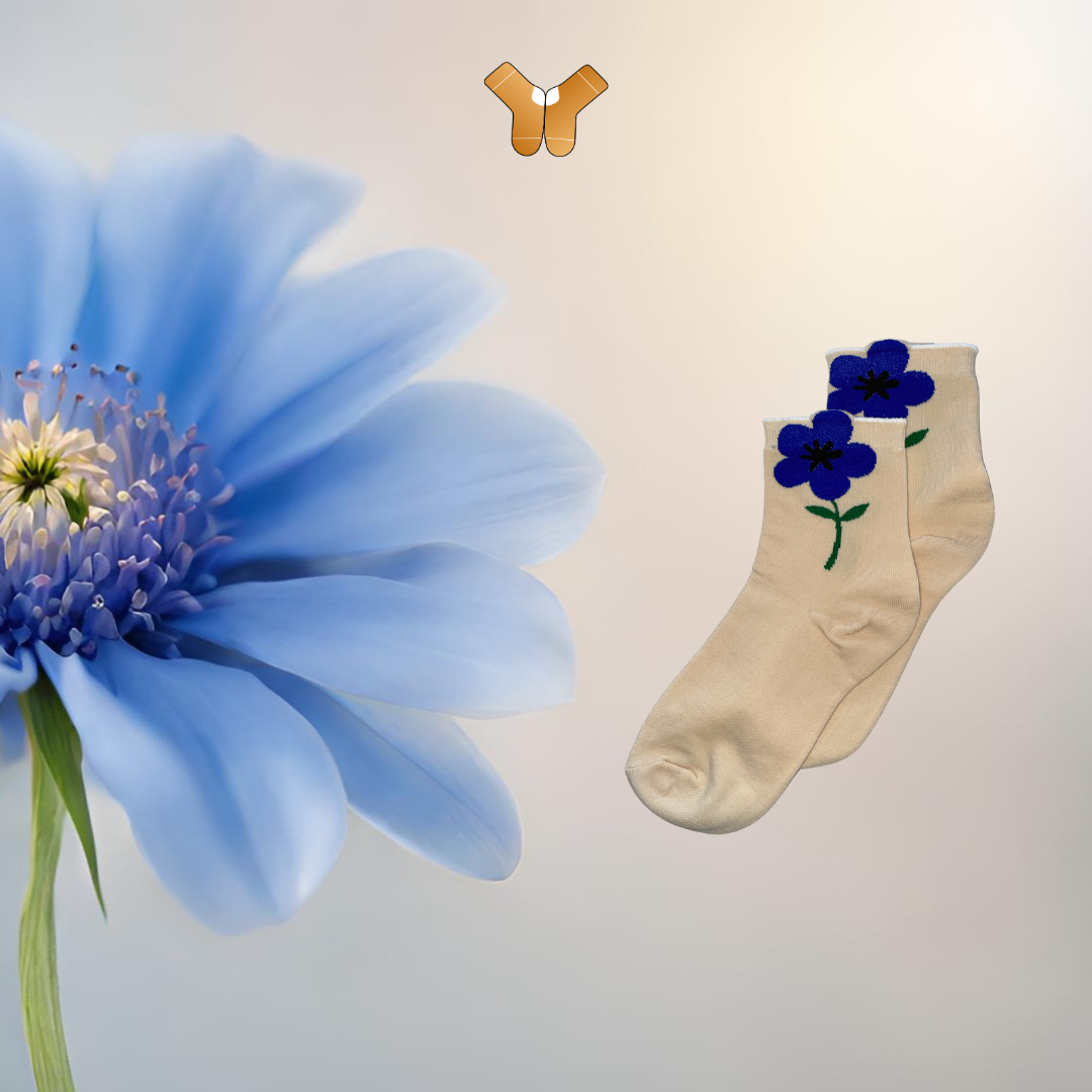 Chaussettes fleurs bleues – Design élégant et printanier pour un look frais et naturel.