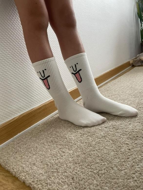 Chaussettes Sourire en coton doux – Parfaites pour égayer votre quotidien avec un peu de fun.