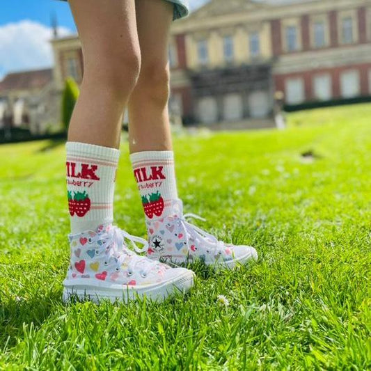 Chaussettes à la fraise fun – Design rouge et vert avec motif fruité.