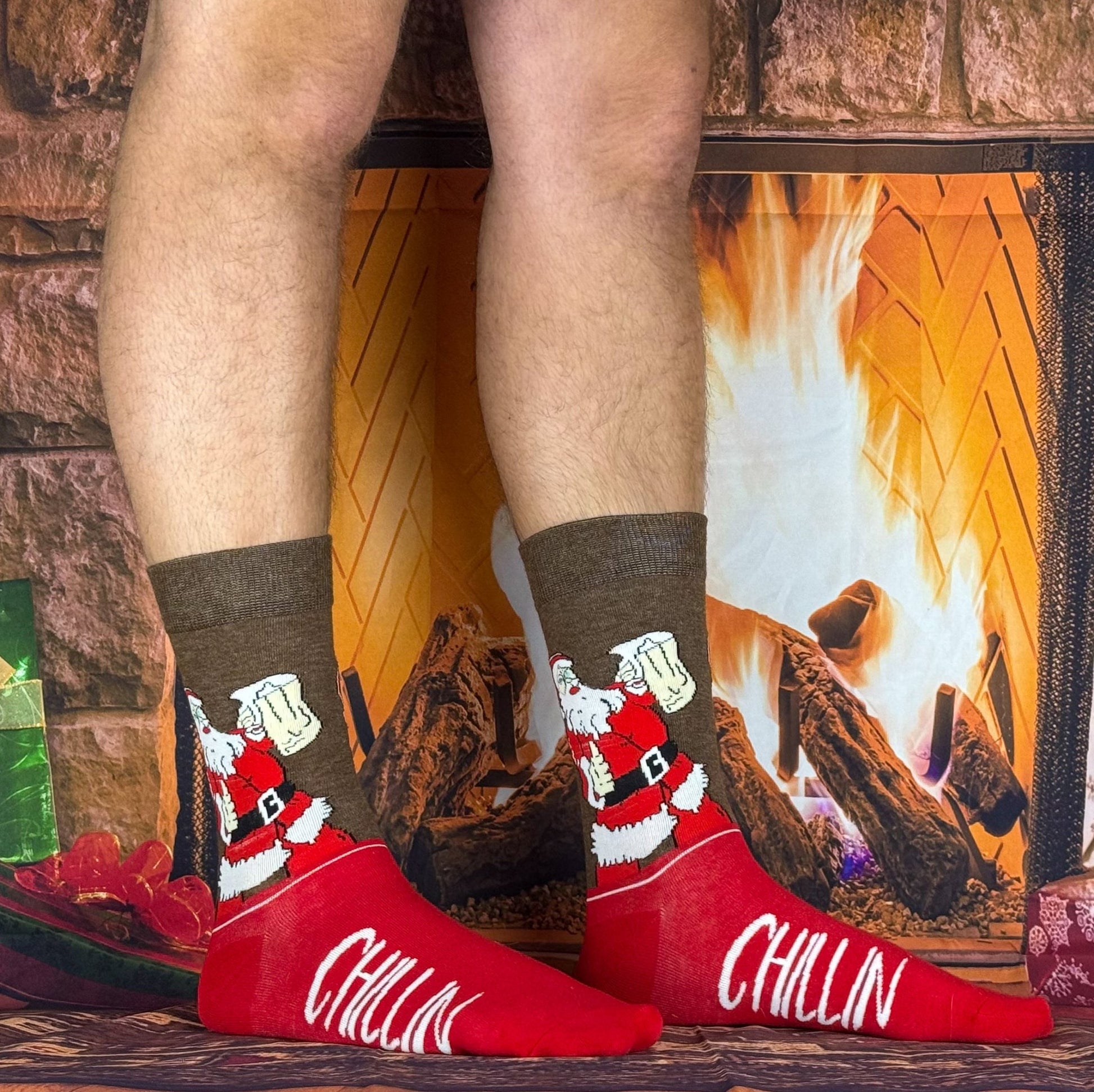 Chaussettes Santa's Beer – Design festif avec Père Noël et bière pour un look fun et joyeux.