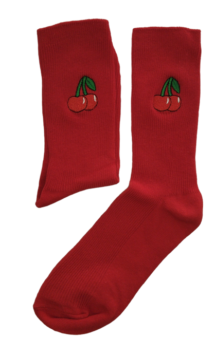 Socks cerise en coton doux – Parfaites pour un look sucré et décalé.