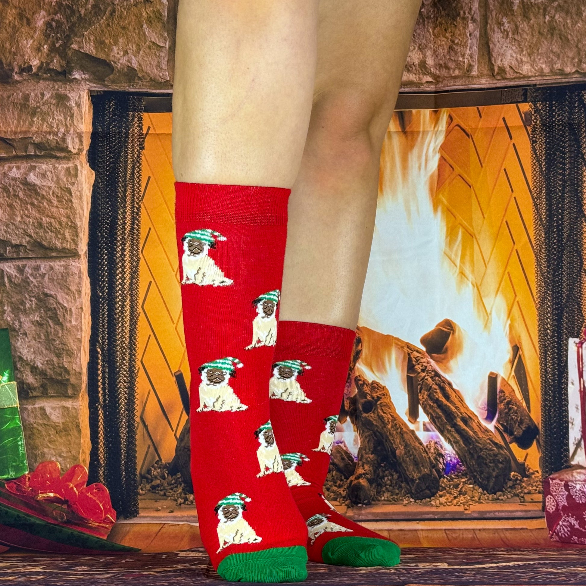 Chaussettes chien de Noël en coton doux – Idéales pour célébrer les fêtes.
