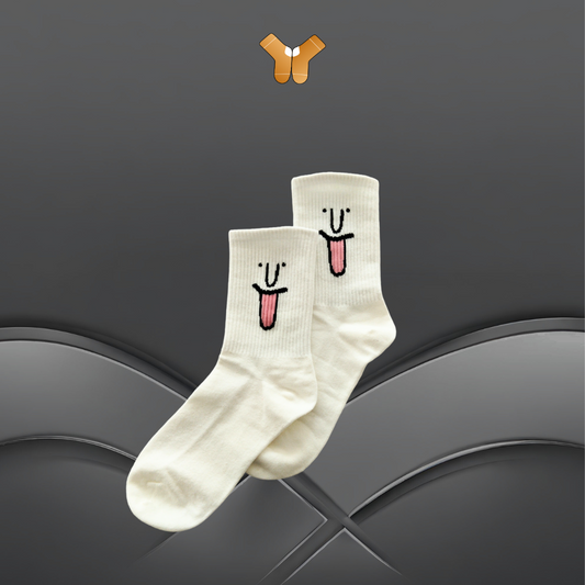 Chaussettes Sourire – Design joyeux pour un look enjoué et confortable.